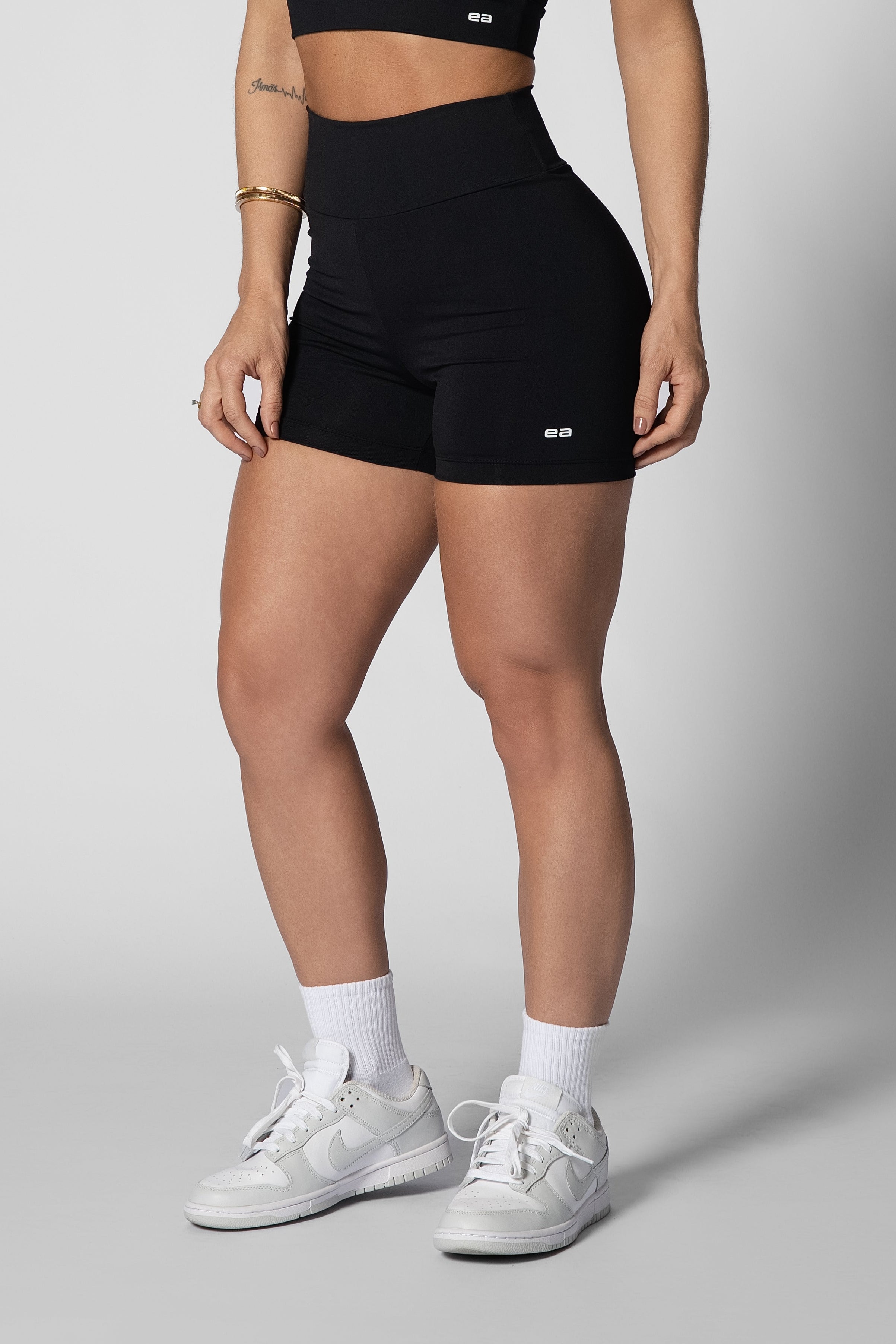 Short curto cós alto preto