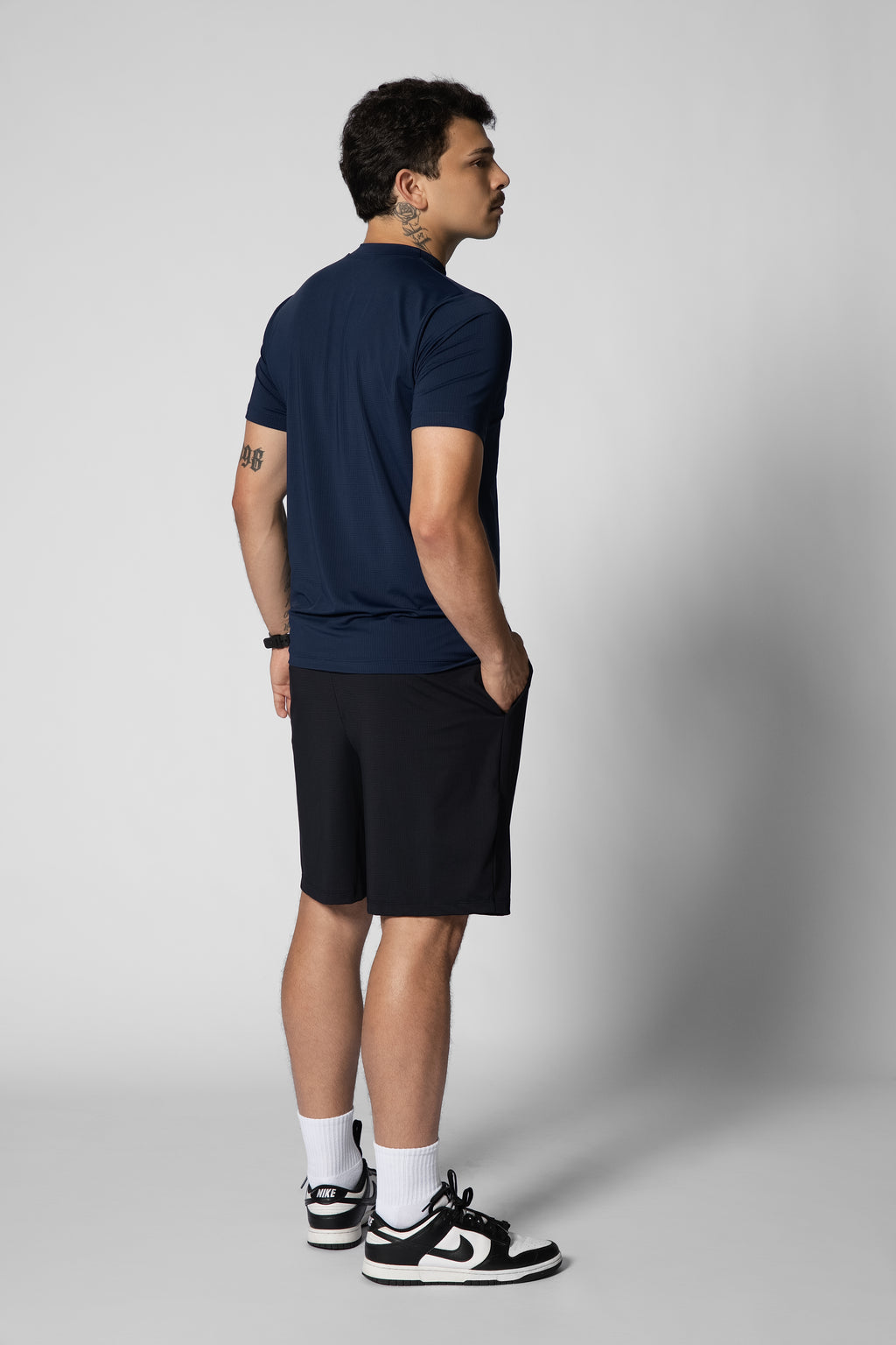 Camiseta em tecido tecnológico masculina azul marinho
