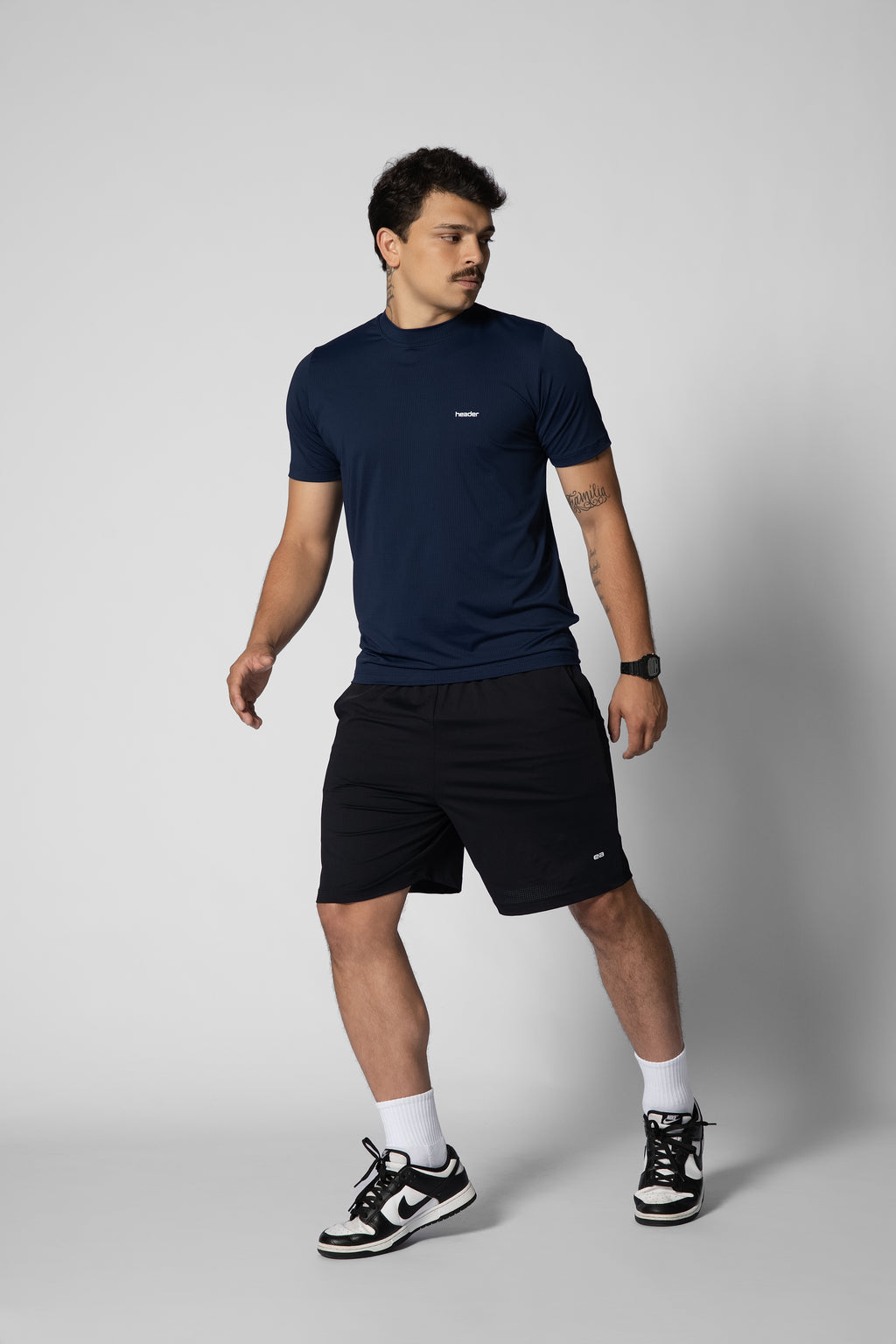 Camiseta em tecido tecnológico masculina azul marinho